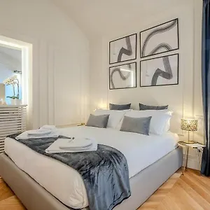 Apartment Acque Romane Piazza Di Spagna, Rome