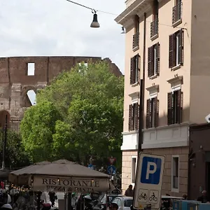 Apartment Oliviero - Colosseum View With Terrace, Rome