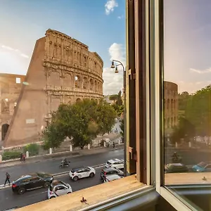 Apartment Iconic With Unique Colosseum View, Rome