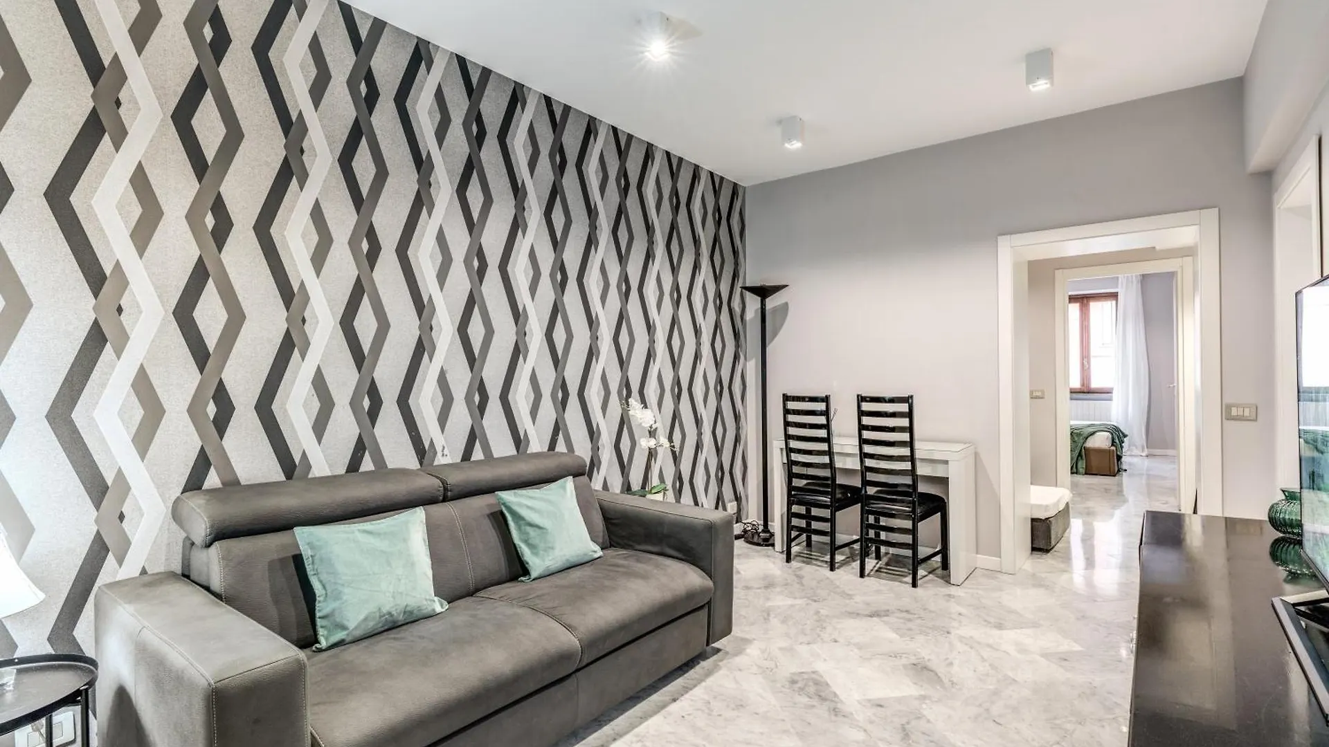 R22 Apartment Rome 0*,