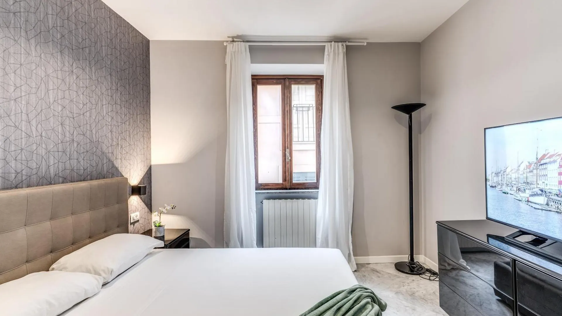 R22 Apartment Rome Italy