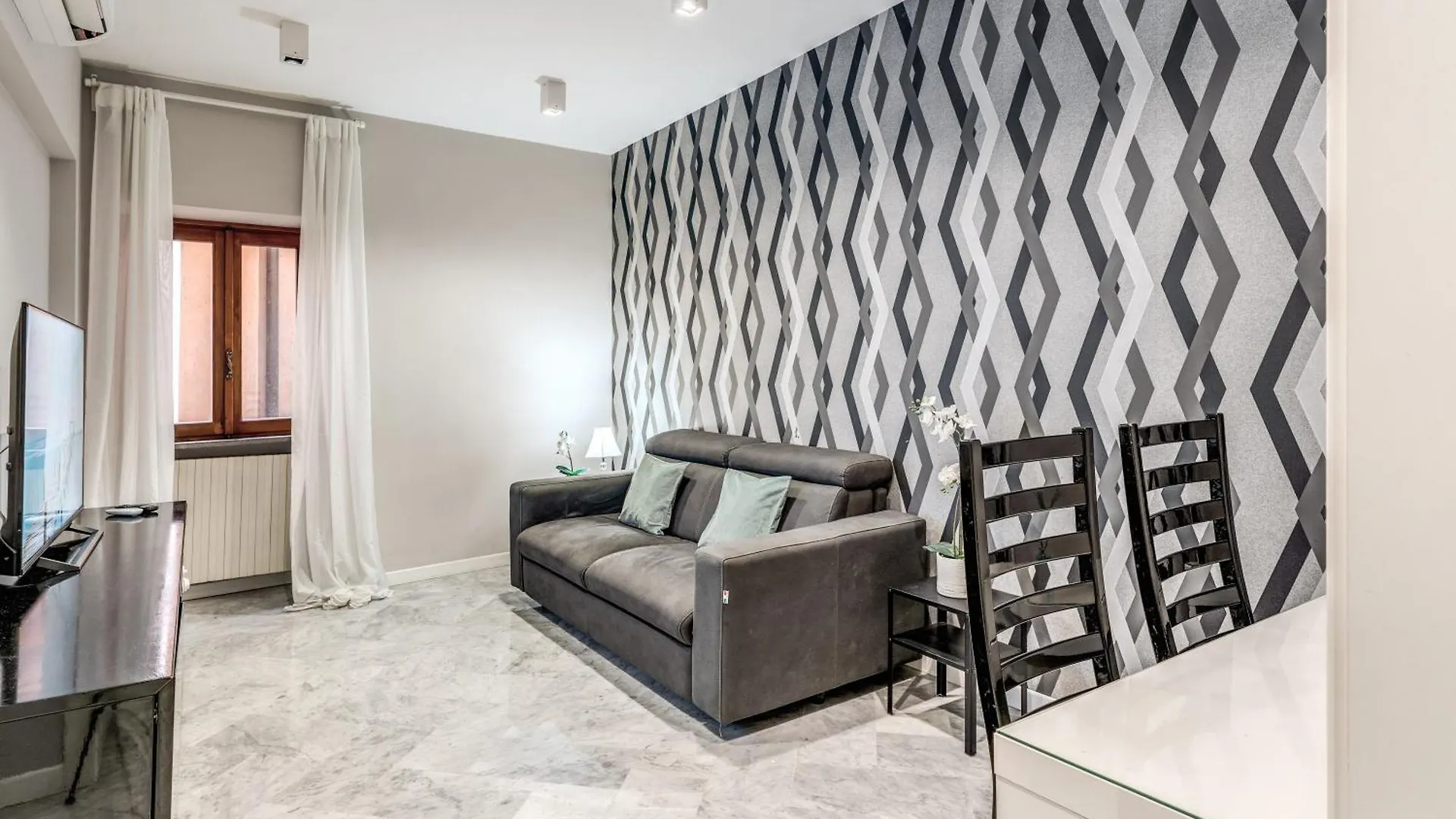 R22 Apartment Rome 0*,  Italy