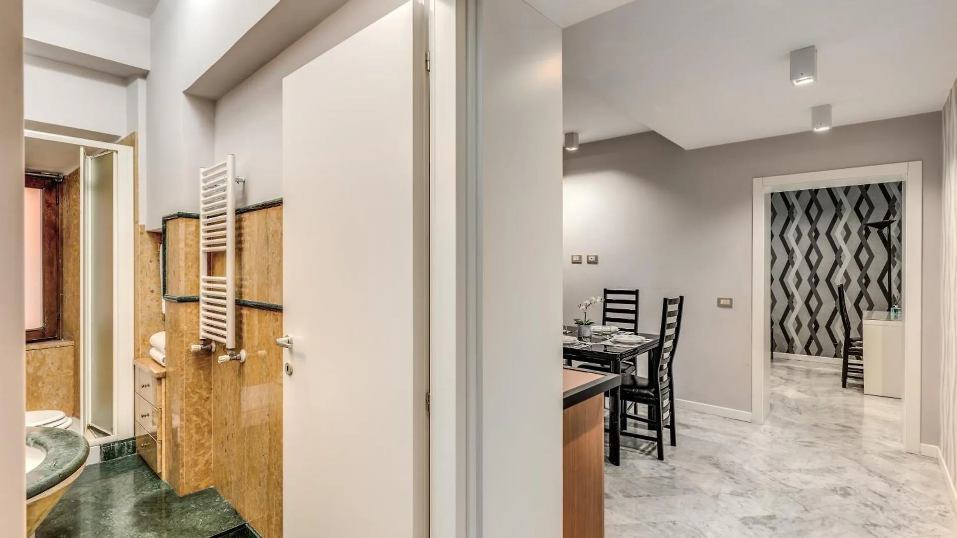 R22 Apartment Rome Italy