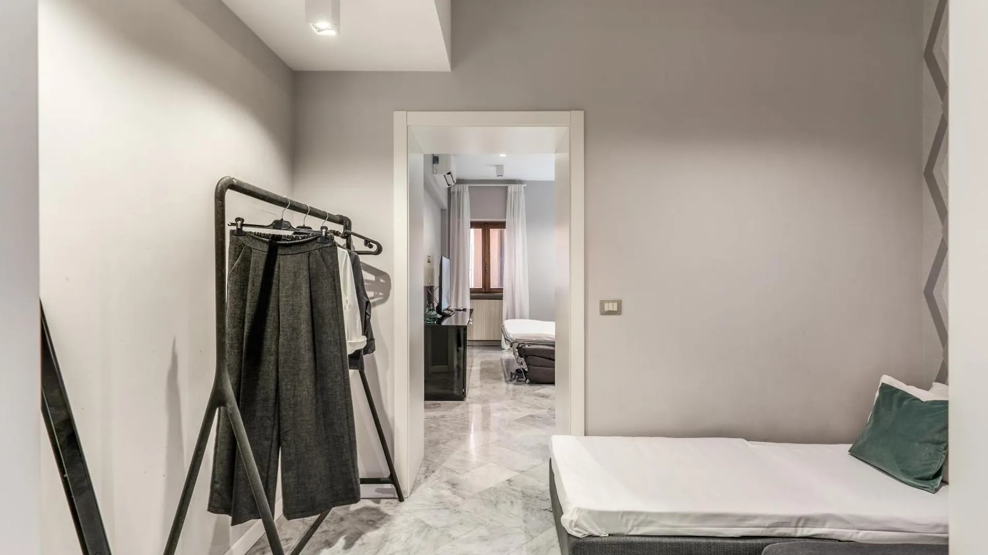 R22 Apartment Rome 0*,  Italy