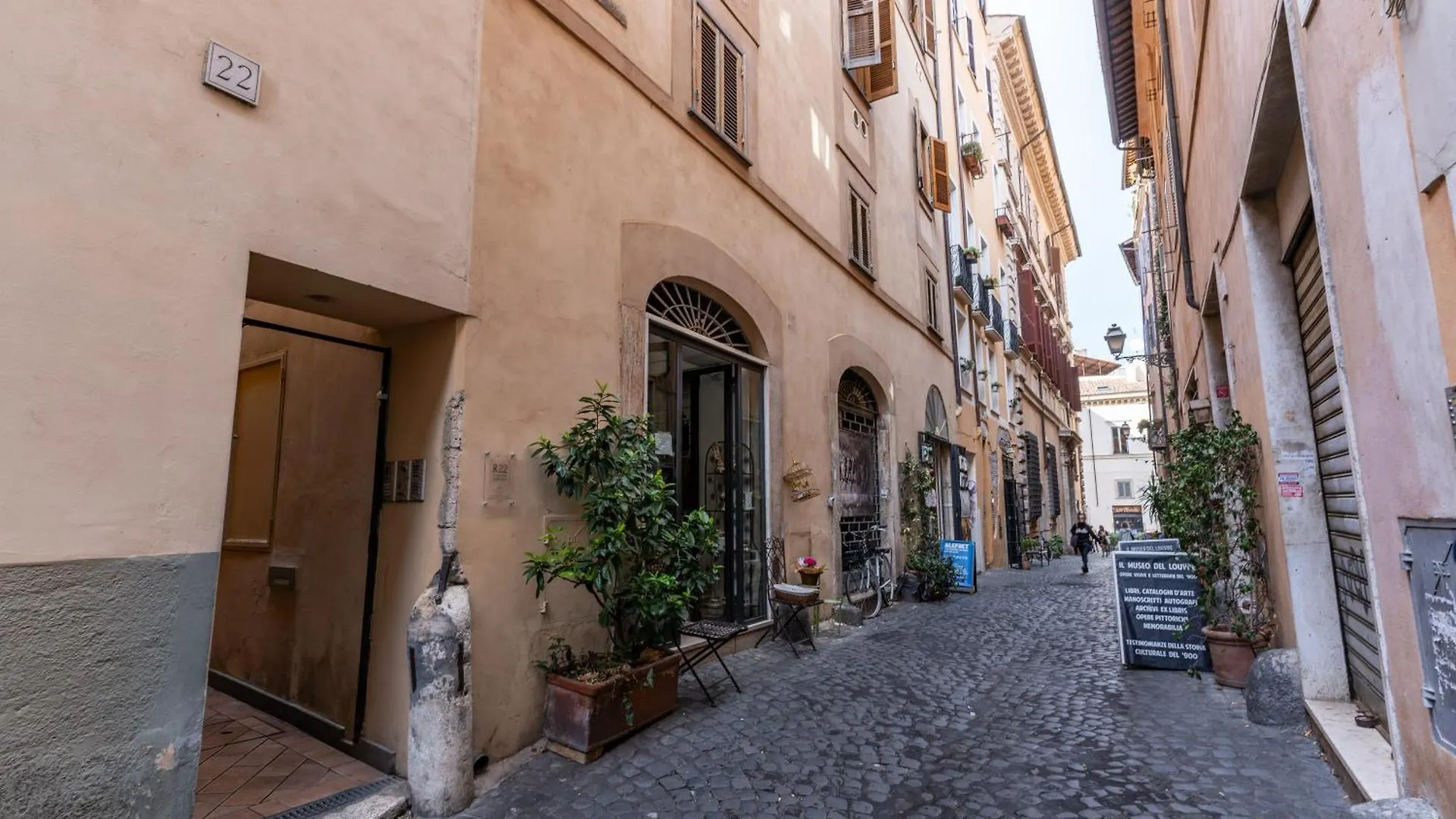 R22 Apartment Rome