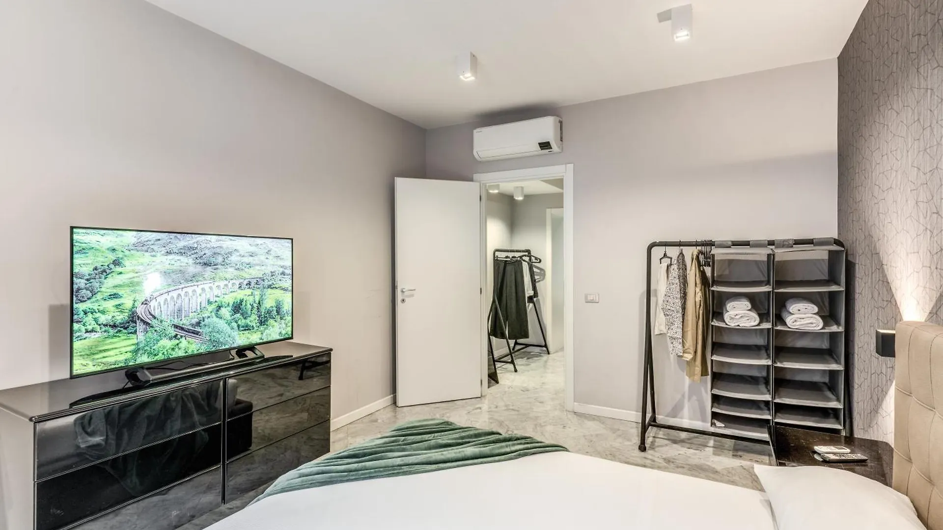 R22 Apartment Rome