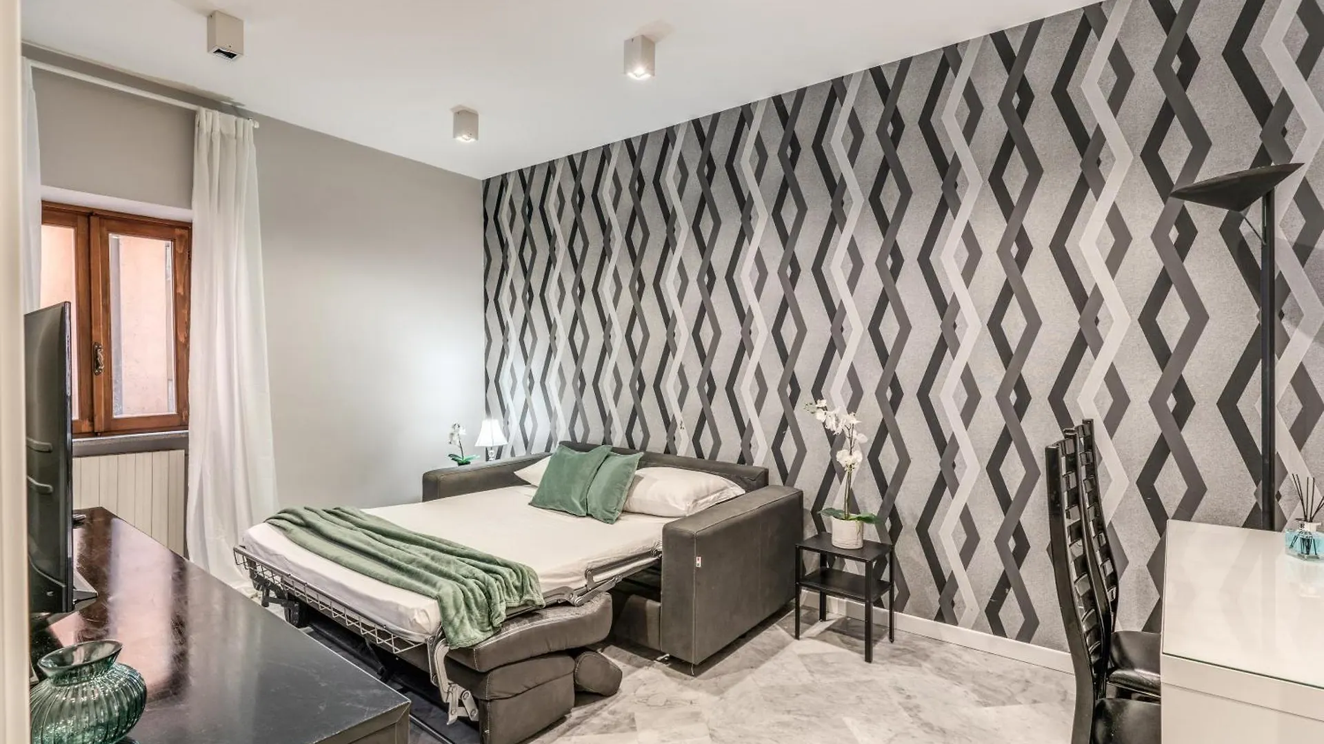 R22 Apartment Rome Italy